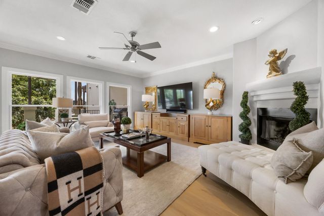 1910 Rue De St Tropez 6, Austin, TX 78746