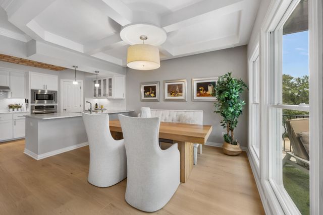 1910 Rue De St Tropez 6, Austin, TX 78746