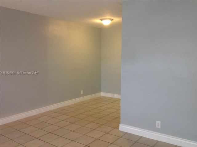 280 SW 11th Ave 5, Hallandale Beach, FL 33009