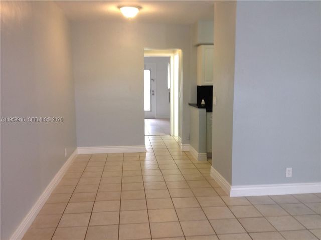 280 SW 11th Ave 5, Hallandale Beach, FL 33009