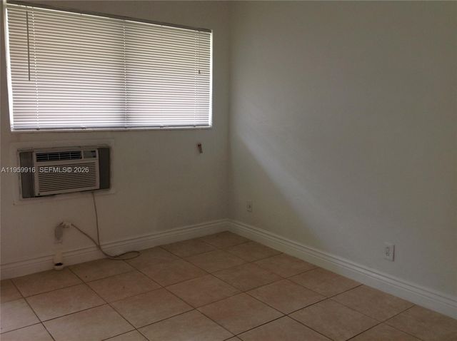 280 SW 11th Ave 5, Hallandale Beach, FL 33009