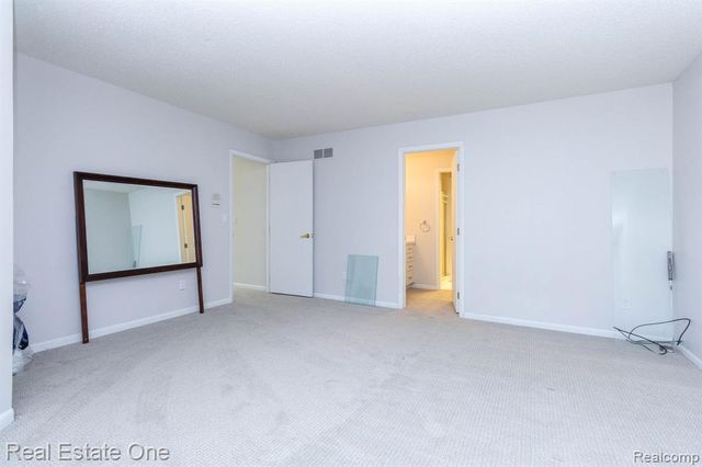 3738 Cherrywood Court, Rochester Hills, MI 48309
