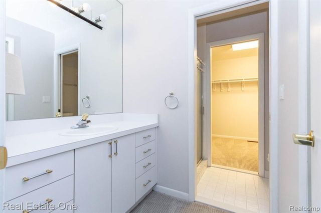 3738 Cherrywood Court, Rochester Hills, MI 48309