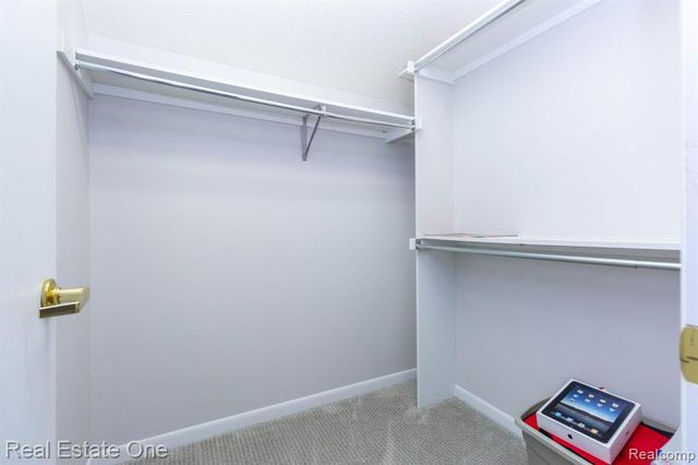 3738 Cherrywood Court, Rochester Hills, MI 48309