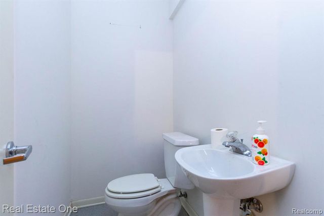 3738 Cherrywood Court, Rochester Hills, MI 48309