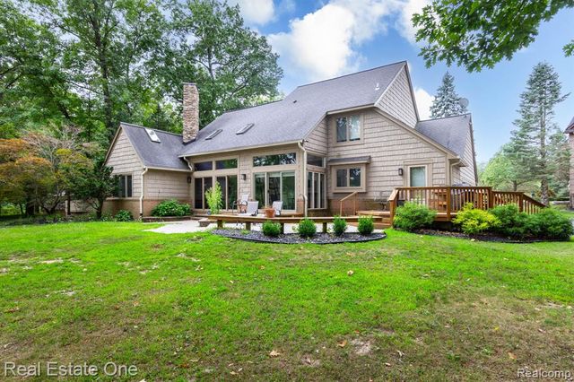 3738 Cherrywood Court, Rochester Hills, MI 48309