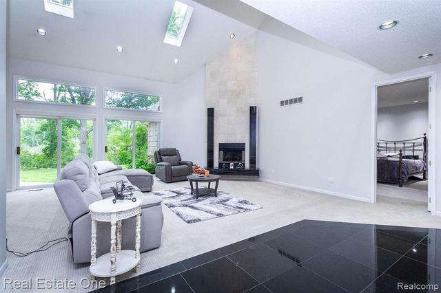 3738 Cherrywood Court, Rochester Hills, MI 48309