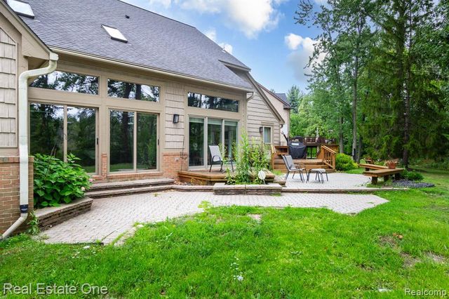 3738 Cherrywood Court, Rochester Hills, MI 48309