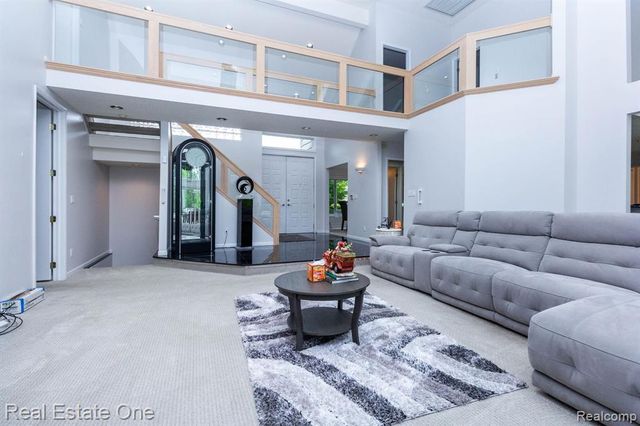 3738 Cherrywood Court, Rochester Hills, MI 48309