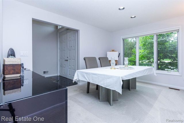 3738 Cherrywood Court, Rochester Hills, MI 48309
