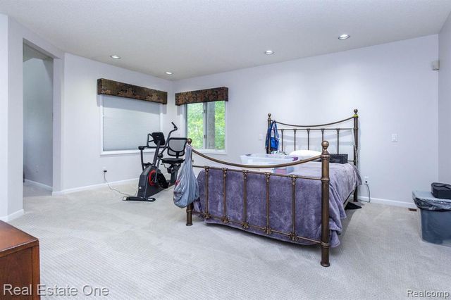 3738 Cherrywood Court, Rochester Hills, MI 48309