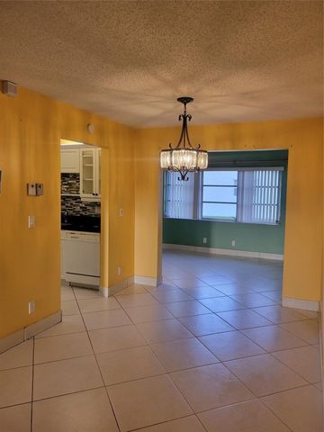 1170 NW 90th Avenue, Plantation, FL 33322