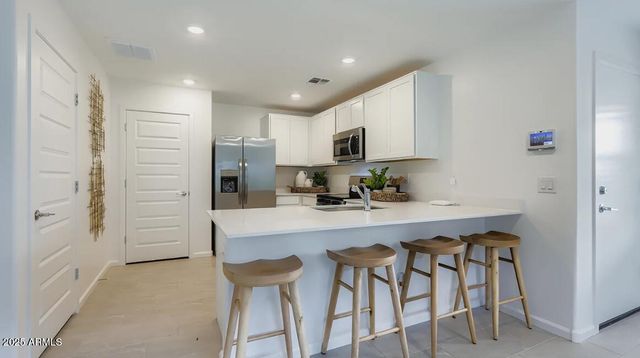 9674 W PICCADILLY Road, Phoenix, AZ 85037