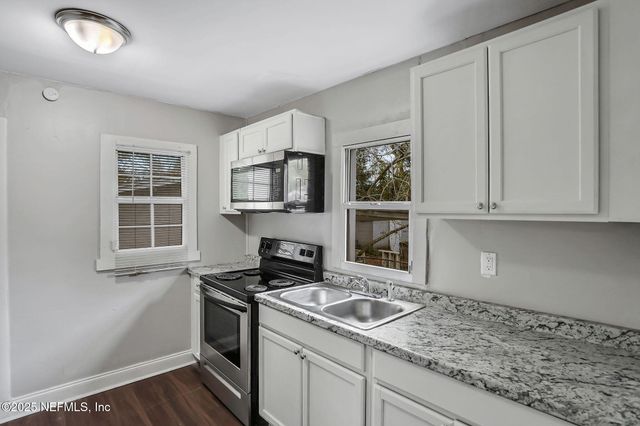 2070 WOODSIDE Street, Jacksonville, FL 32209