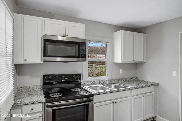 2070 WOODSIDE Street, Jacksonville, FL 32209