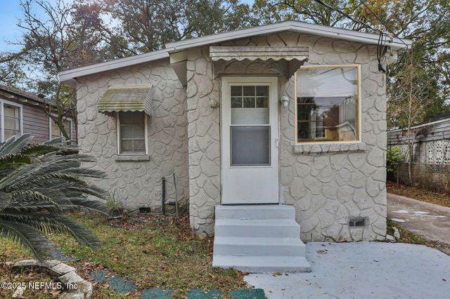 2070 WOODSIDE Street, Jacksonville, FL 32209