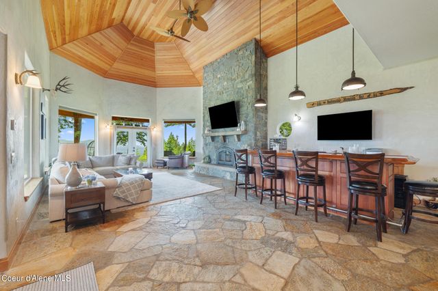 735 S BUSHWACKER RD, Coeur D'alene, ID 83814