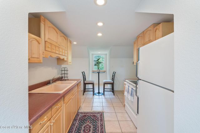 735 S BUSHWACKER RD, Coeur D'alene, ID 83814