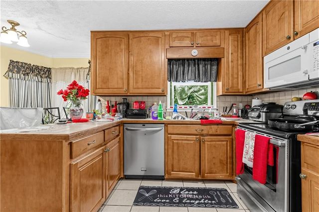 3012 Overwood Lane SW, Snellville, GA 30078