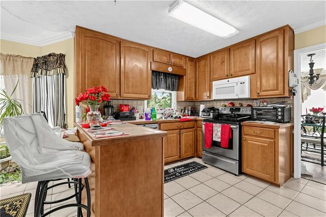 3012 Overwood Lane SW, Snellville, GA 30078