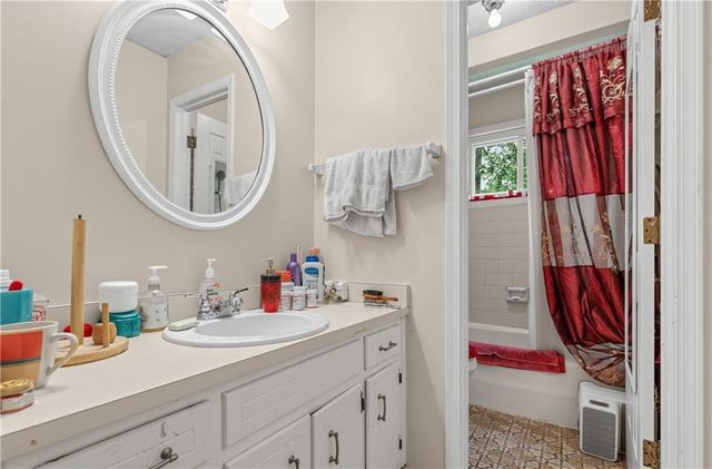 3012 Overwood Lane SW, Snellville, GA 30078