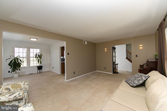 579 LINCOLN RD, Pilesgrove, NJ 08098