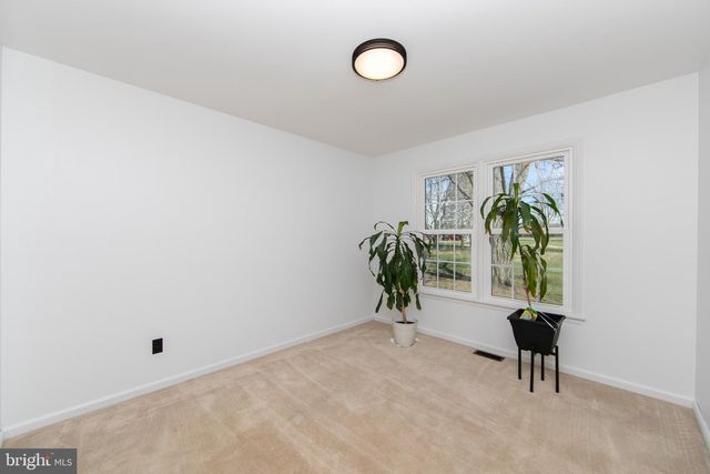 579 LINCOLN RD, Pilesgrove, NJ 08098