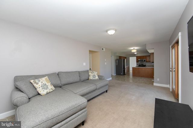 579 LINCOLN RD, Pilesgrove, NJ 08098