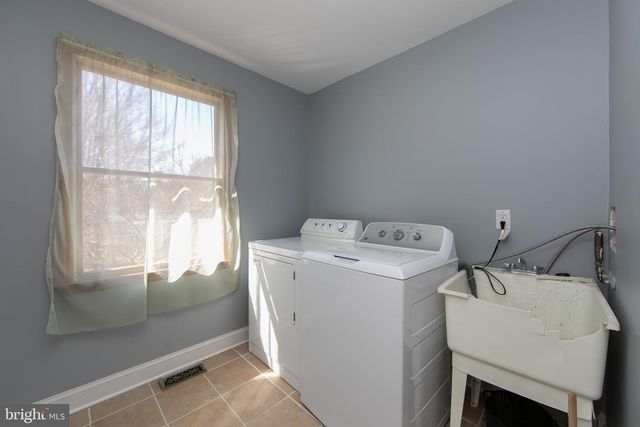 579 LINCOLN RD, Pilesgrove, NJ 08098