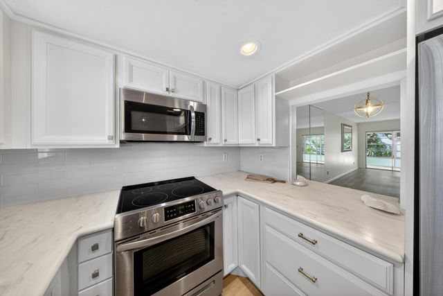 2929 SE Ocean Boulevard 103-9, Stuart, FL 34996