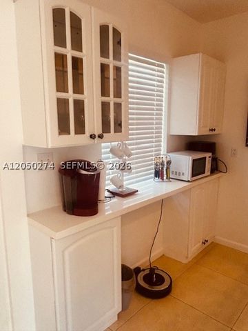 2251 SW 27th St 5, Miami, FL 33133