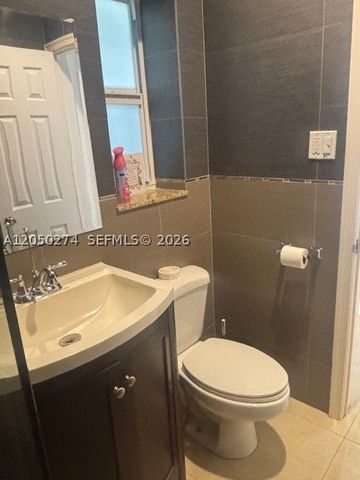 2251 SW 27th St 5, Miami, FL 33133