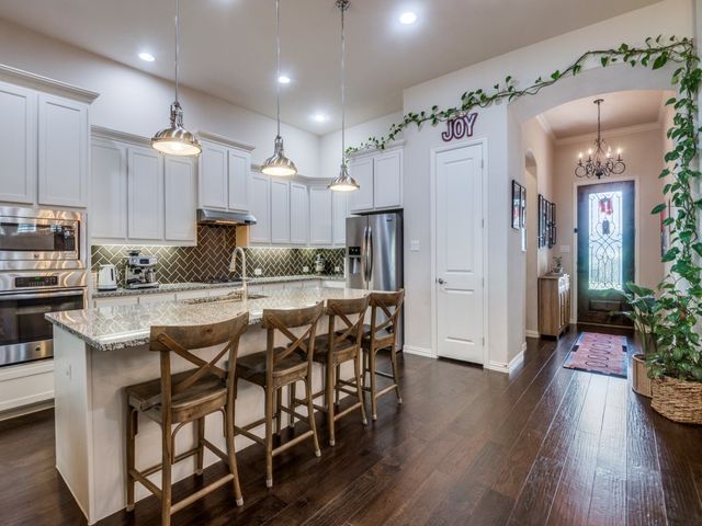 915 Enchanted Wood Drive, Arlington, TX 76005