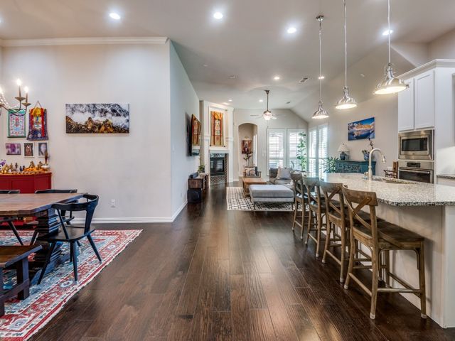915 Enchanted Wood Drive, Arlington, TX 76005