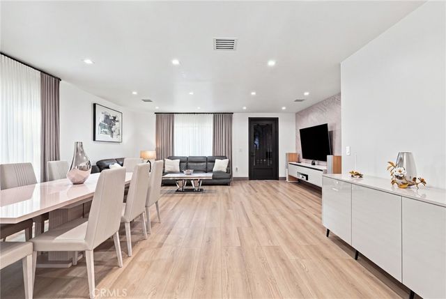 5954 Carpenter Avenue, Valley Village, CA 91607