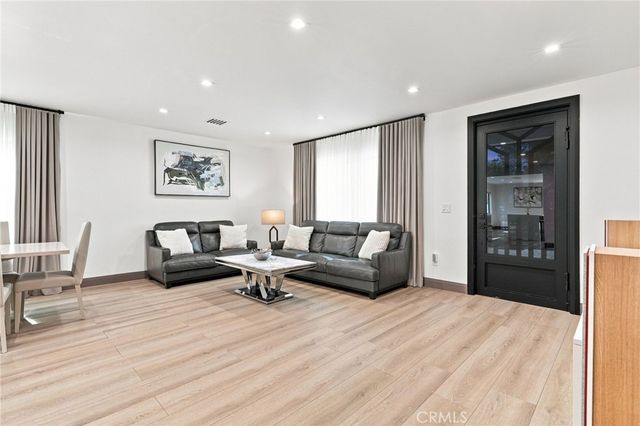 5954 Carpenter Avenue, Valley Village, CA 91607
