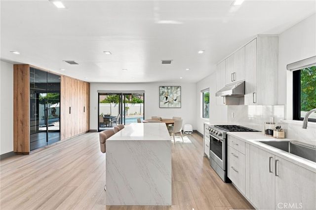 5954 Carpenter Avenue, Valley Village, CA 91607