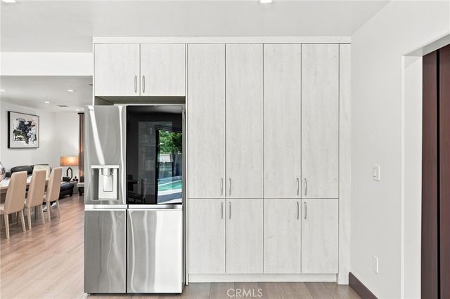 5954 Carpenter Avenue, Valley Village, CA 91607