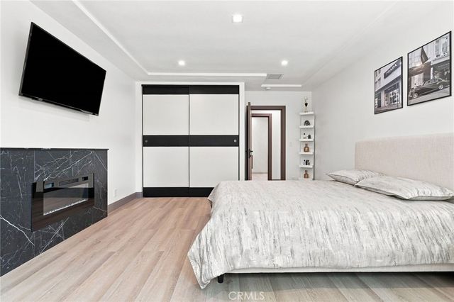 5954 Carpenter Avenue, Valley Village, CA 91607