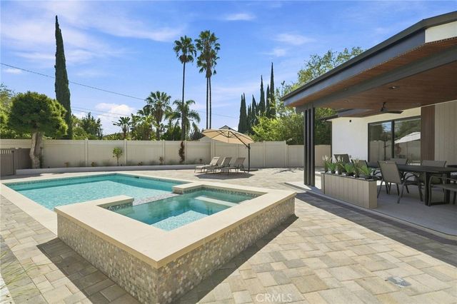 5954 Carpenter Avenue, Valley Village, CA 91607