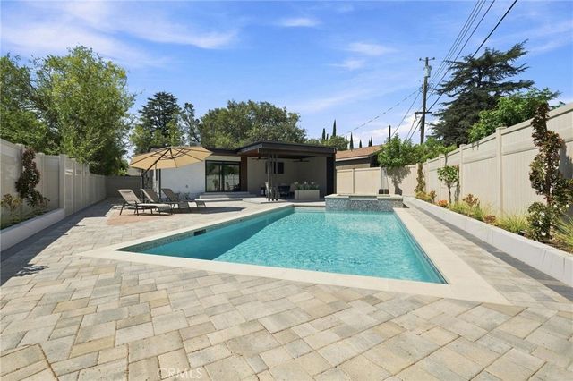 5954 Carpenter Avenue, Valley Village, CA 91607