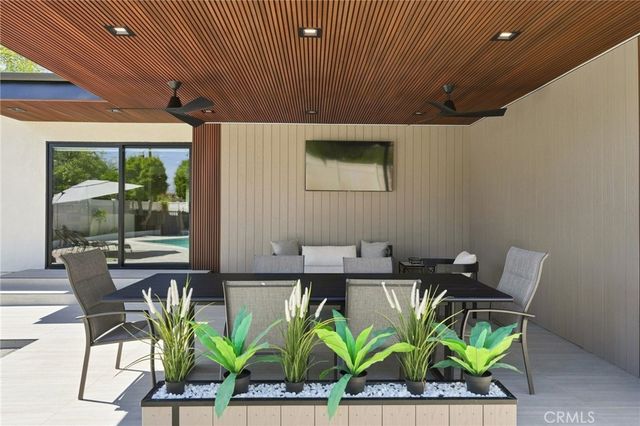 5954 Carpenter Avenue, Valley Village, CA 91607