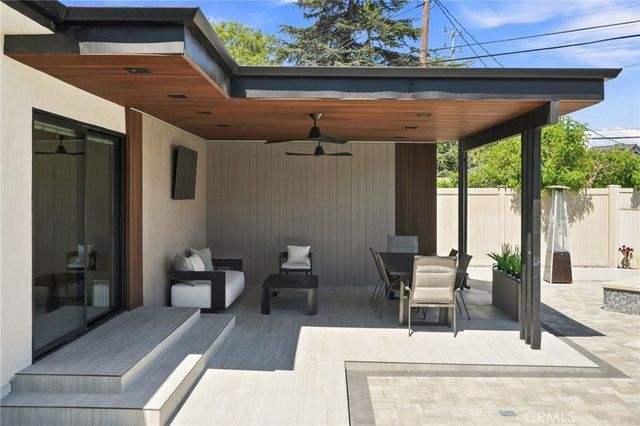 5954 Carpenter Avenue, Valley Village, CA 91607