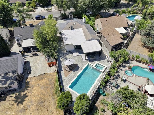 5954 Carpenter Avenue, Valley Village, CA 91607