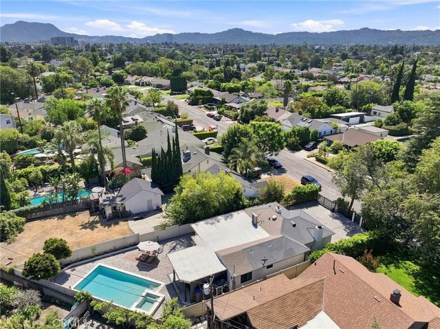 5954 Carpenter Avenue, Valley Village, CA 91607