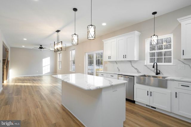 1162 S SPRING RD, Vineland, NJ 08361