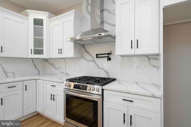 1162 S SPRING RD, Vineland, NJ 08361