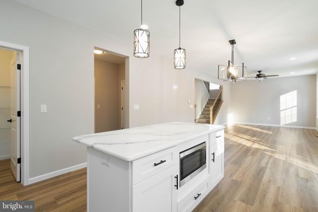 1162 S SPRING RD, Vineland, NJ 08361