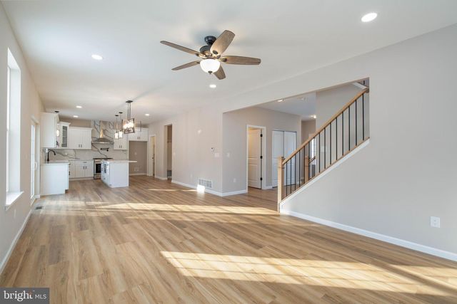 1162 S SPRING RD, Vineland, NJ 08361