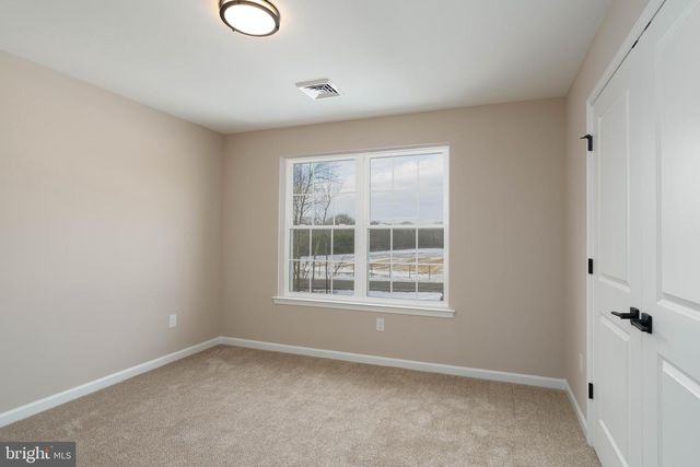 1162 S SPRING RD, Vineland, NJ 08361